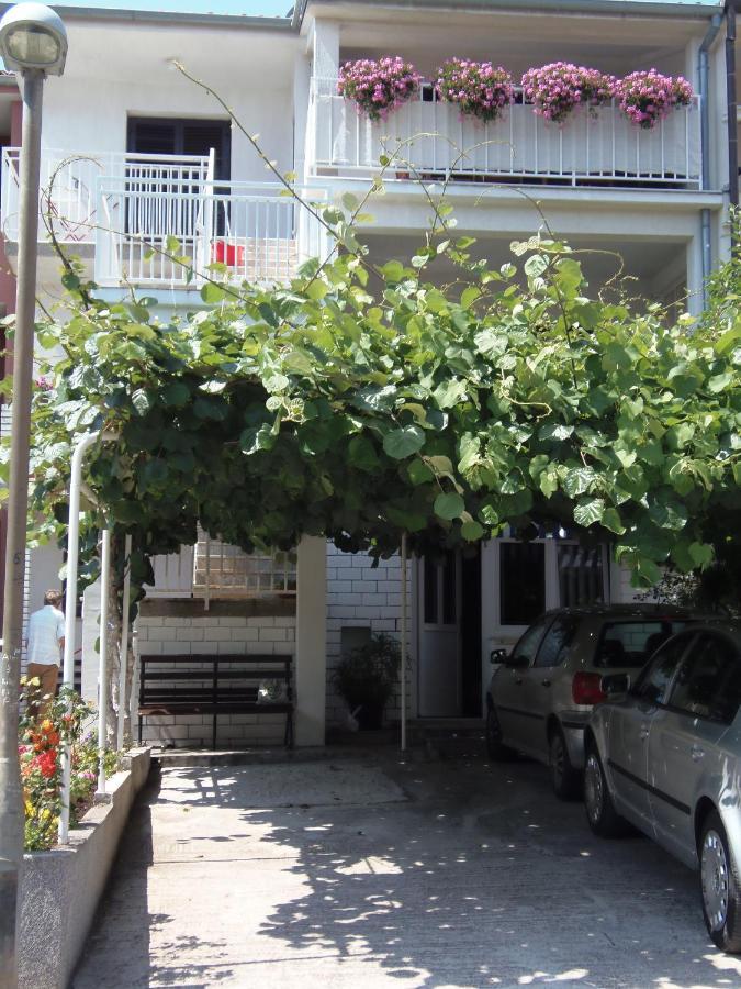 Apartments Lana Pula Luaran gambar