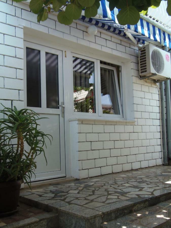Apartments Lana Pula Luaran gambar
